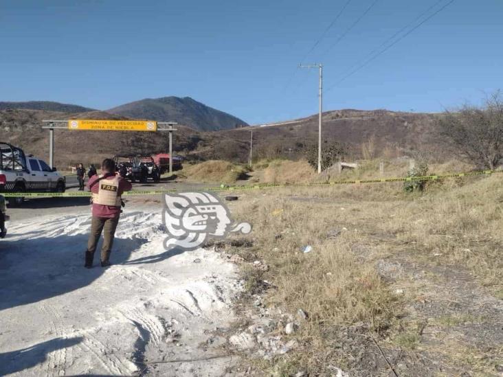 Ejecutan y abandonan a 2 hombres a un costado de la autopista Orizaba-Puebla