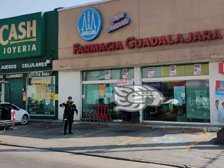Haciéndose pasar por cliente, solitario delincuente asalta farmacia en Córdoba