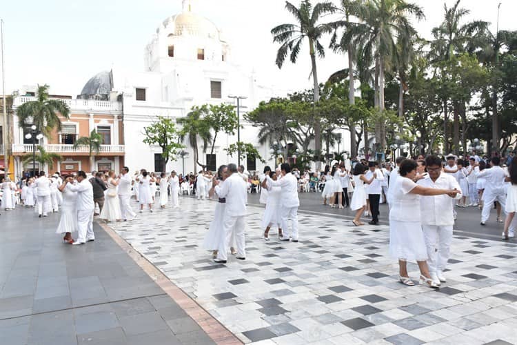 CMIC Veracruz realiza Evento de Danzón por aniversario