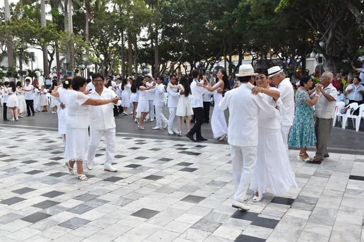 CMIC Veracruz realiza Evento de Danzón por aniversario