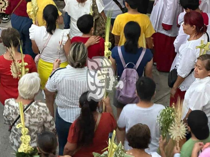 En Poza Rica se desborda la fe católica en domingo de Ramos