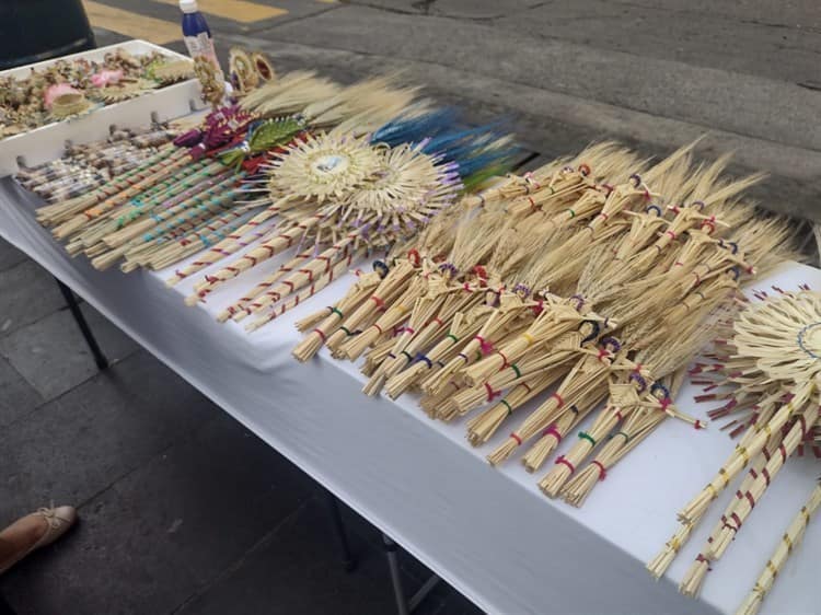 Sin ganancias vendedores de palmitas por cobros excesivos del Ayuntamiento de Veracruz