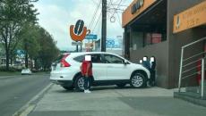 Se adueña cafetería de banqueta en Xalapa; ayuntamiento, indiferente