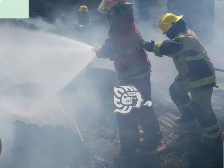 Se incendia vivienda en Acultzingo, termina reducida en cenizas