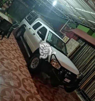 Se roban camioneta en pleno centro de Minatitlán