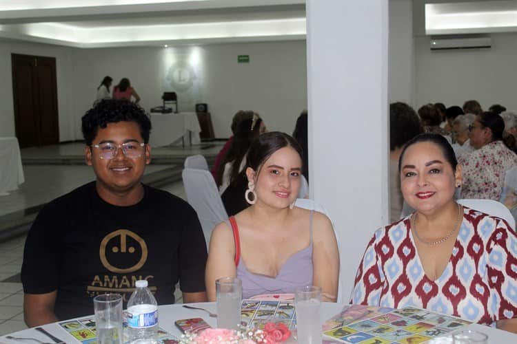 Comité de Damas del Club de Leones de Veracruz realizan Café con Causa