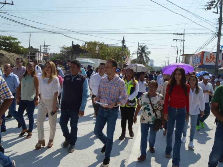 Inaugura alcalde de Boca del Río obra en la Carranza