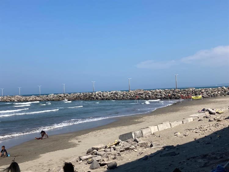 Rescates en playas de Boca del Río suben hasta un 45% por Semana Santa