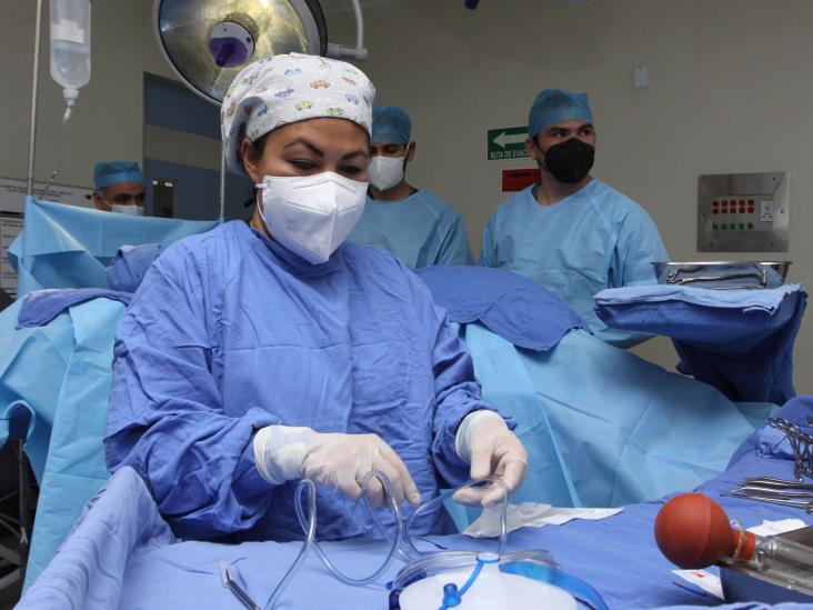 Extirpan especialistas de UMAE No. 14 del IMSS Veracruz Norte tumor maligno de 13 kilos