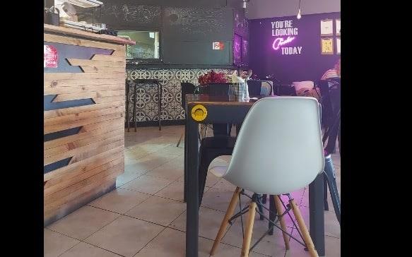 Exhibe a cafetería de Xalapa por darle chocolate es alérgica