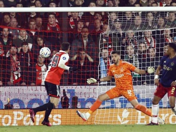 Ajax de Edson y Jorge Sánchez eliminan de la Copa al Feyenoord con todo y gol de Giménez (+video)