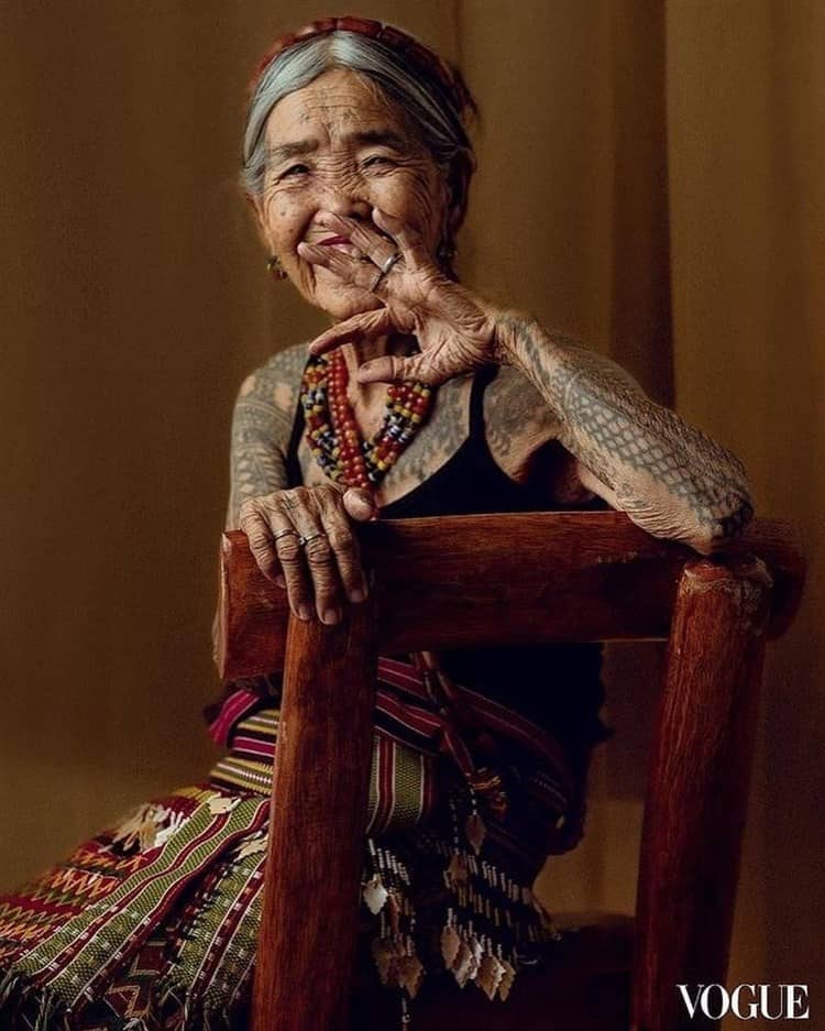 Tatuadora de 106 años posa para Vogue: esta es su historia