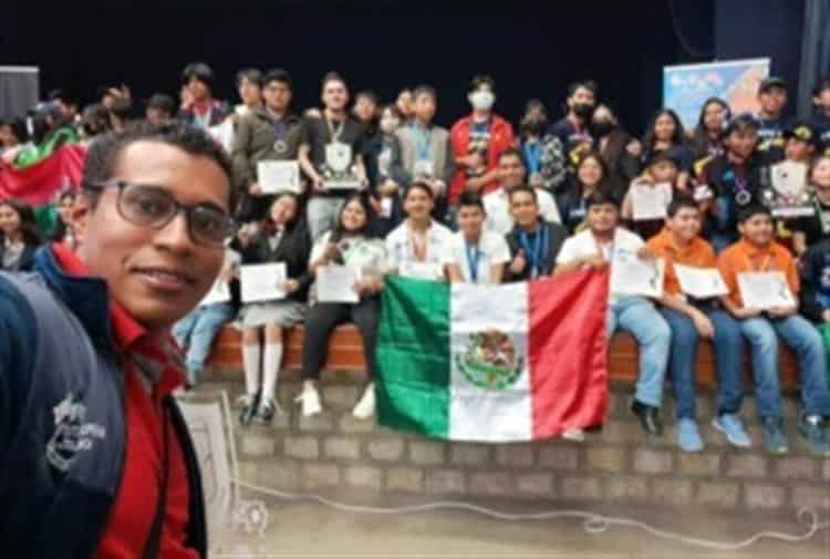 Estudiantes de Tres Valles ganan segundo lugar en concurso internacional de robótica