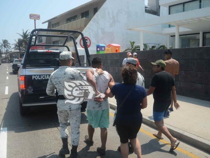 ¿De nuevo? Turistas y policías se enfrentan en playas de Veracruz (+video)