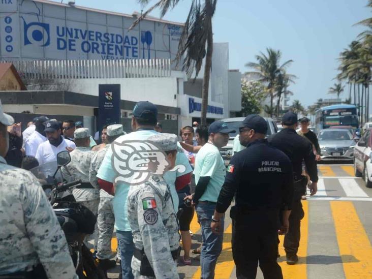 ¿De nuevo? Turistas y policías se enfrentan en playas de Veracruz (+video)