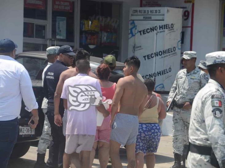 ¿De nuevo? Turistas y policías se enfrentan en playas de Veracruz (+video)