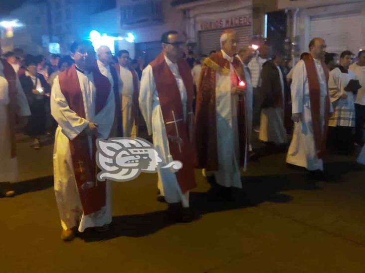 Silencio total, en procesión dolorosa, para no olvidar sacrificio de Jesús