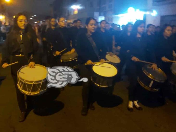 Silencio total, en procesión dolorosa, para no olvidar sacrificio de Jesús