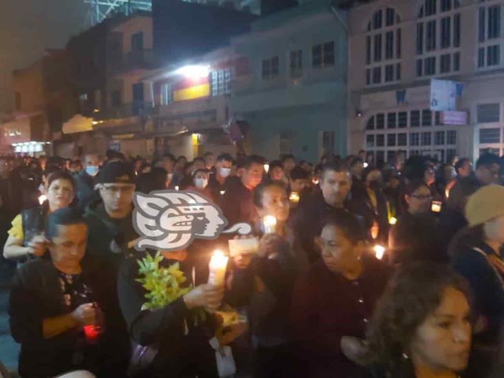 Silencio total, en procesión dolorosa, para no olvidar sacrificio de Jesús