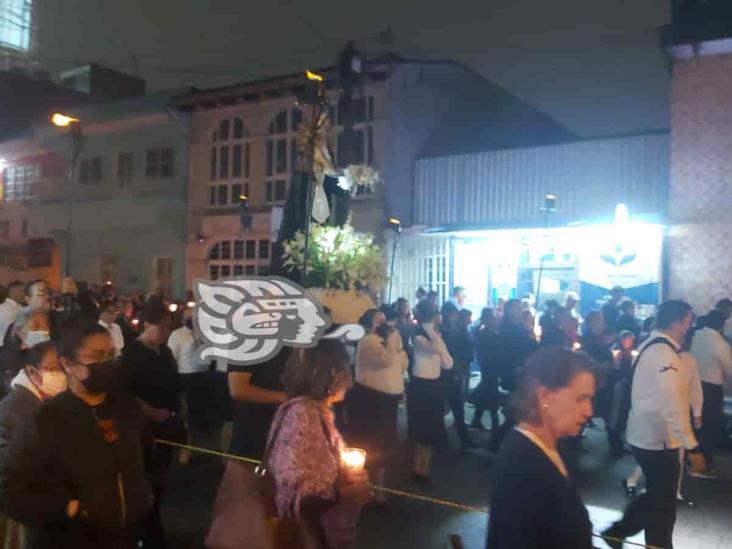 Silencio total, en procesión dolorosa, para no olvidar sacrificio de Jesús