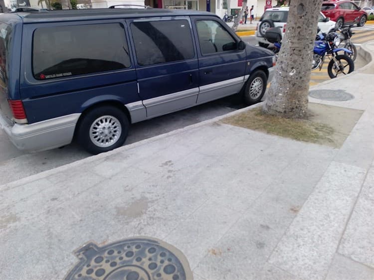 Así puedes denunciar el cobro excesivo por un lugar de estacionamiento en Veracruz