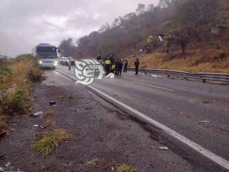 Vuelca camioneta de seguridad privada en la Puebla-Orizaba