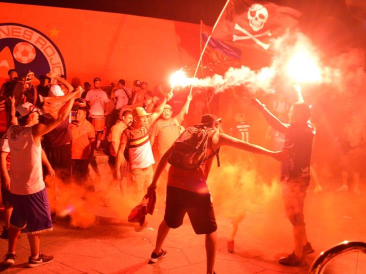 El Tibu no se olvida, aficionados celebran 80 años con banderazo