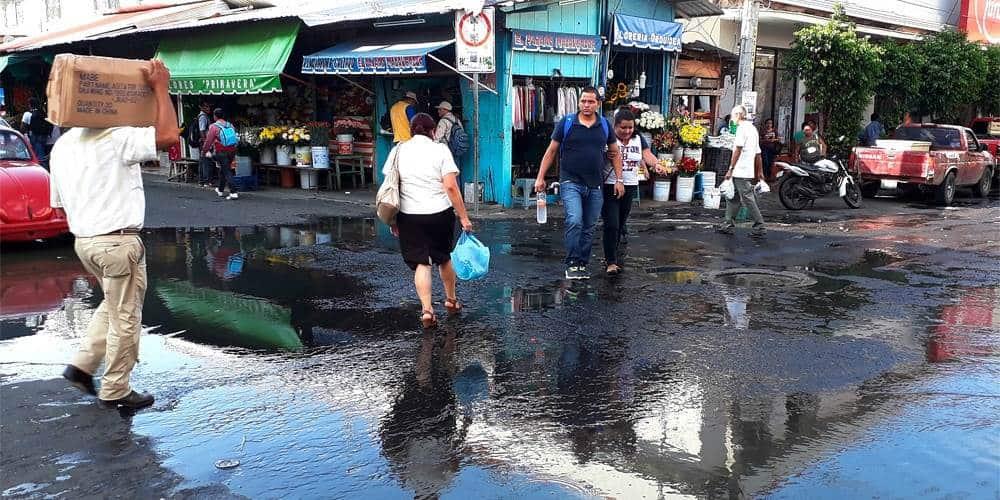 Aguas negras en zona de mercados de Veracruz, mala imagen para el turismo