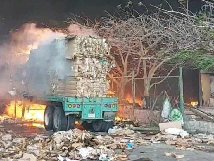 Planta recicladora incendiada en Veracruz habría violado suspensión de clausura