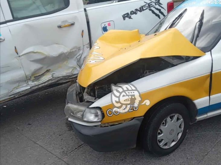 Accidente en bulevar Tratados de Córdoba deja 2 lesionados, daños materiales y movilización policial