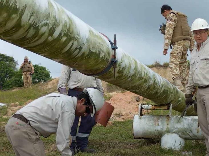 Chatarreros desmantelan infraestructura de Pemex en el sur de Veracruz