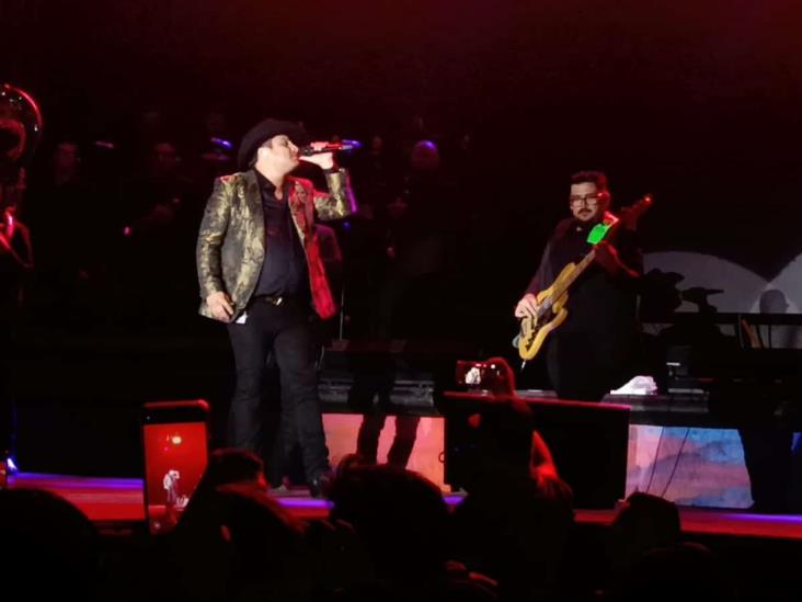 Coatzacoalcos, Gracias por apoyar la música; miles de personas cantan con Julión Álvarez  en la clausura de la Expo Feria(+Video)