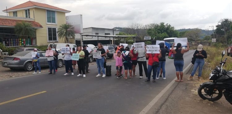 Bloquean carretera en San Andrés; exigen liberación de Yair, presunto secuestrador