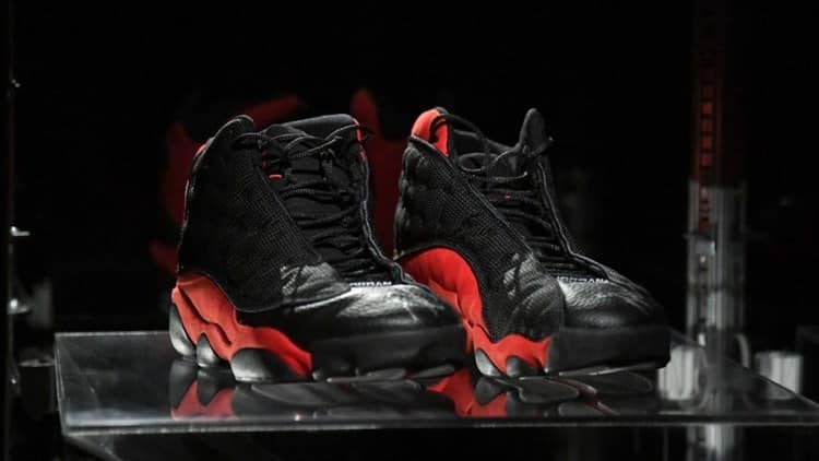 ¡Increíble! Subastan tenis de Michael Jordan en 2.2 millones de dólares