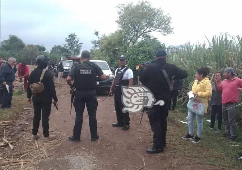 Se disputan cañal en Atzacan; amagan con levantar a policías de Atzacan