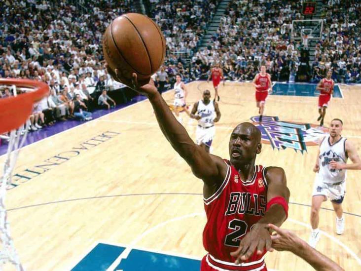 ¡Increíble! Subastan tenis de Michael Jordan en 2.2 millones de dólares