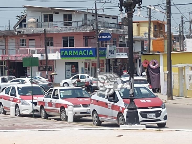 Taxista de Moloacán reportan moderadas ganancias en tras Semana Santa