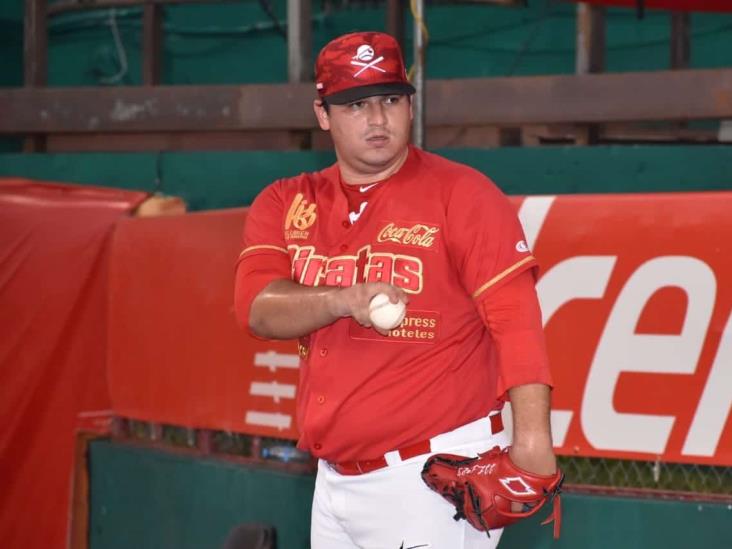 Llegan dos pitchers para El Águila