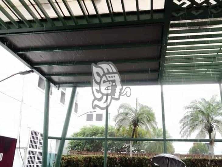 ¡Claman reparación! se filtra lluvia en domo del Hospital IMSS Bienestar de Coatzacoalcos