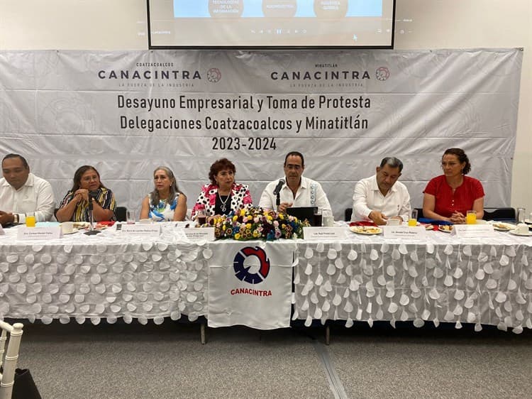 Nuevos dirigentes de Canacintra en Coatzacoalcos y Minatitlán rinden protesta (+Video)