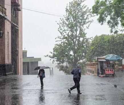 En Xalapa llueve mucho, pero no hay abasto de agua