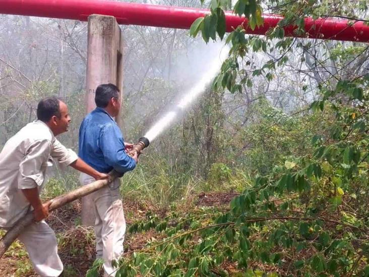 Incendio puso en vilo estación de Pemex en Medias Aguas