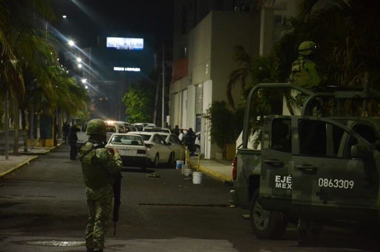 Intenso operativo en torre residencial sorprende a Boca del Río (+video)