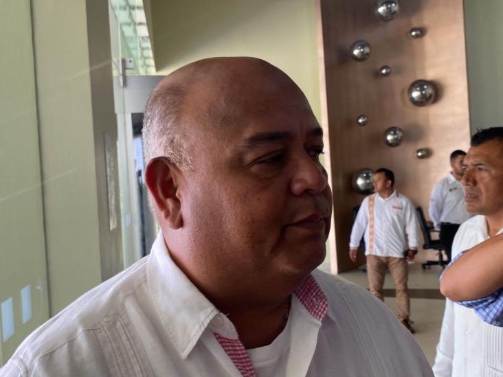 ¡Pide orden! Eric Cisneros llama a alcalde de Coatzacoalcos a revisar bares