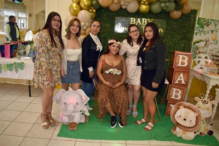 Yanine Reyes Utrera de Espinoza protagoniza baby shower