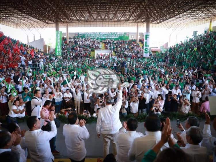 “Tabasqueños nos sentimos hermanos de veracruzanos”, dice Adán a petroleros del Sur