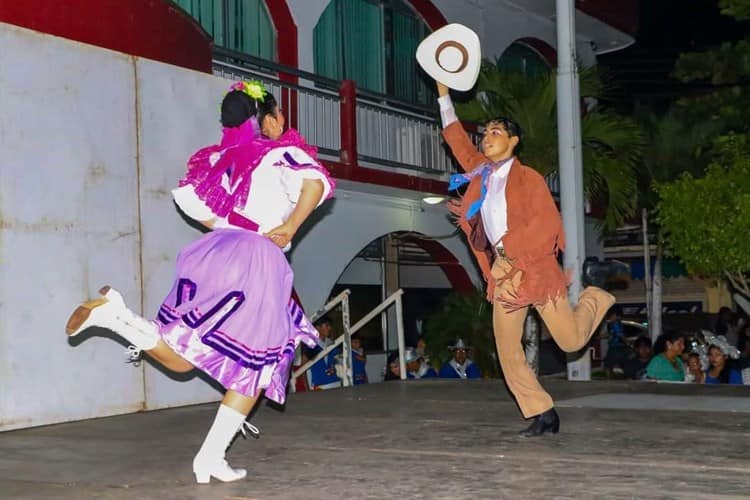 Encuentro Nacional de Danza Folclórica fue todo un espectáculo en el sur