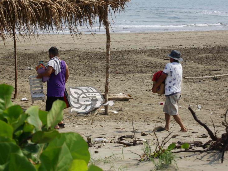 ¡Nortazo pone fin a las vacaciones! FF49 corre a familias de la playa tras caluroso día en Coatzacoalcos (+Video)