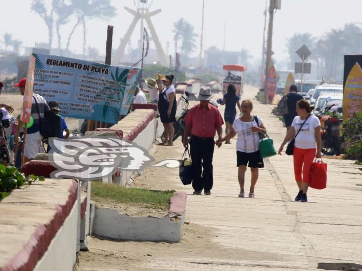 ¡Nortazo pone fin a las vacaciones! FF49 corre a familias de la playa tras caluroso día en Coatzacoalcos (+Video)