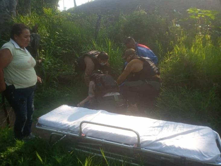 Taxista abandona a mujer en labor de parto en carretera Las Trancas – Coatepec